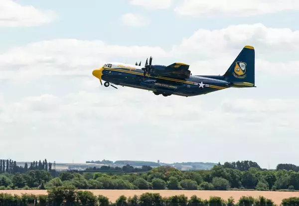 「イギリス空軍から移籍！アメリカ海軍ブルーエンジェルズの新「ファットアルバート」」の画像