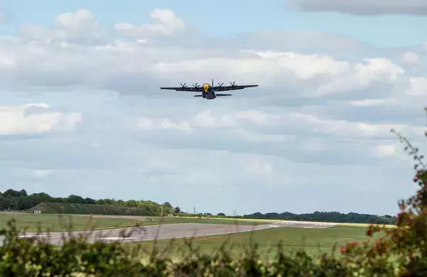 「イギリス空軍から移籍！アメリカ海軍ブルーエンジェルズの新「ファットアルバート」」の画像