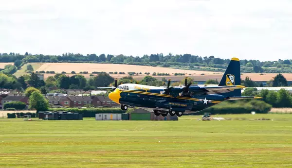 「イギリス空軍から移籍！アメリカ海軍ブルーエンジェルズの新「ファットアルバート」」の画像
