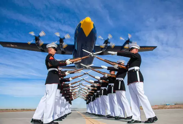 「イギリス空軍から移籍！アメリカ海軍ブルーエンジェルズの新「ファットアルバート」」の画像