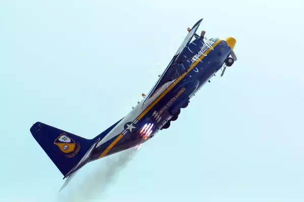 「イギリス空軍から移籍！アメリカ海軍ブルーエンジェルズの新「ファットアルバート」」の画像