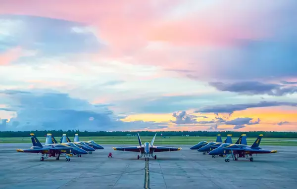 「イギリス空軍から移籍！アメリカ海軍ブルーエンジェルズの新「ファットアルバート」」の画像