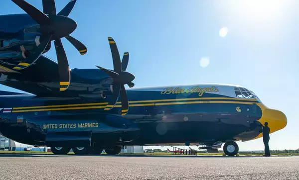 「イギリス空軍から移籍！アメリカ海軍ブルーエンジェルズの新「ファットアルバート」」の画像