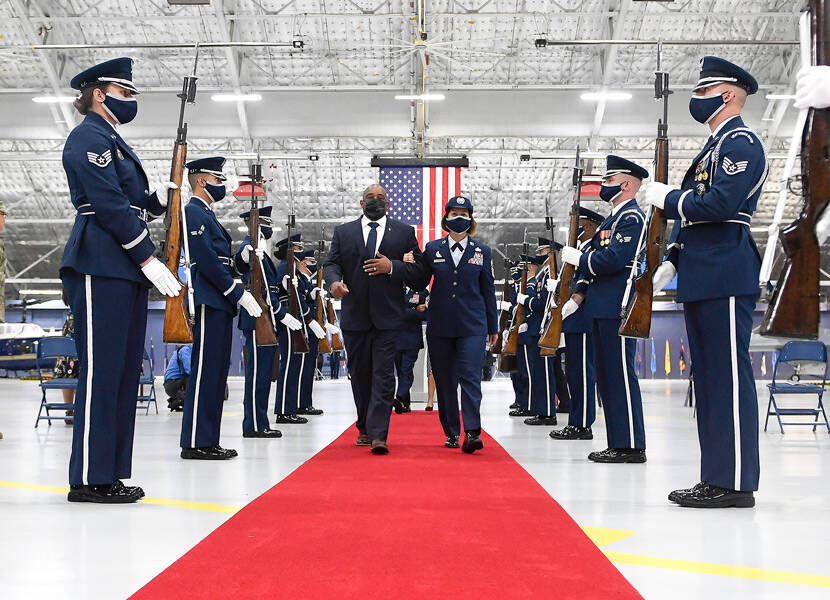 アメリカ空軍最先任上級曹長に初の女性が就任 アジア系アメリカ人としても初 年8月17日 エキサイトニュース