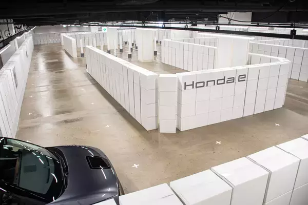 狭いところもスイスイ走る「Honda e」迷路試乗会に行ってきた
