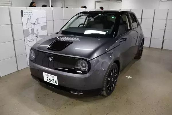 「狭いところもスイスイ走る「Honda e」迷路試乗会に行ってきた」の画像