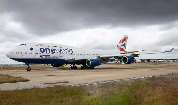 「ブリティッシュ・エアウェイズB747　最後の2機がお別れフライト」の画像