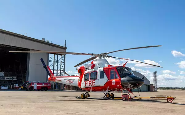「オーストラリア消防局　山火事に備えカナダからヘリコプターを補充」の画像