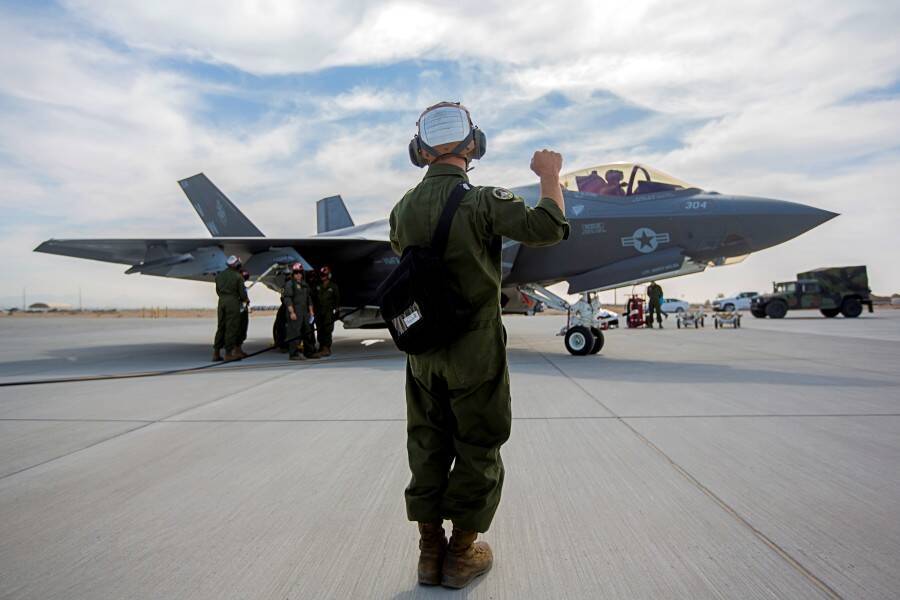 アメリカ海兵隊初のF-35C飛行隊が初度作戦能力獲得