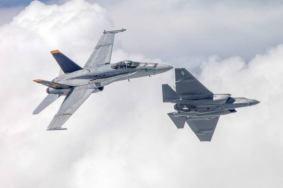 アメリカ海兵隊初のF-35C飛行隊が初度作戦能力獲得