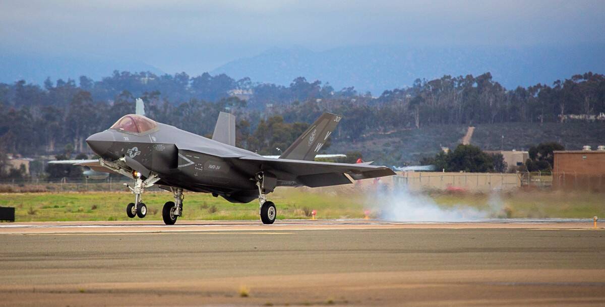 アメリカ海兵隊初のF-35C飛行隊が初度作戦能力獲得