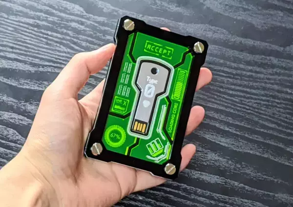 「中二病アイテム作家の最新作は「アンドロイドになれるリュック」」の画像