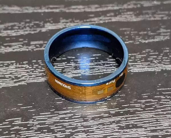 「中二病アイテム作家の最新作は「アンドロイドになれるリュック」」の画像