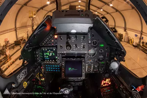 「フランスのミラージュ2000D戦闘機　近代化改修1号機を受領」の画像