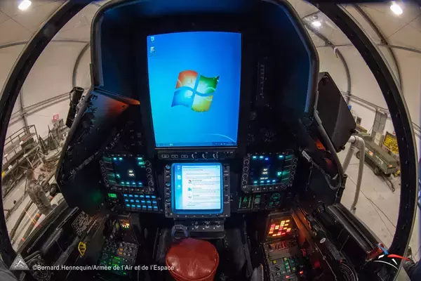 「フランスのミラージュ2000D戦闘機　近代化改修1号機を受領」の画像