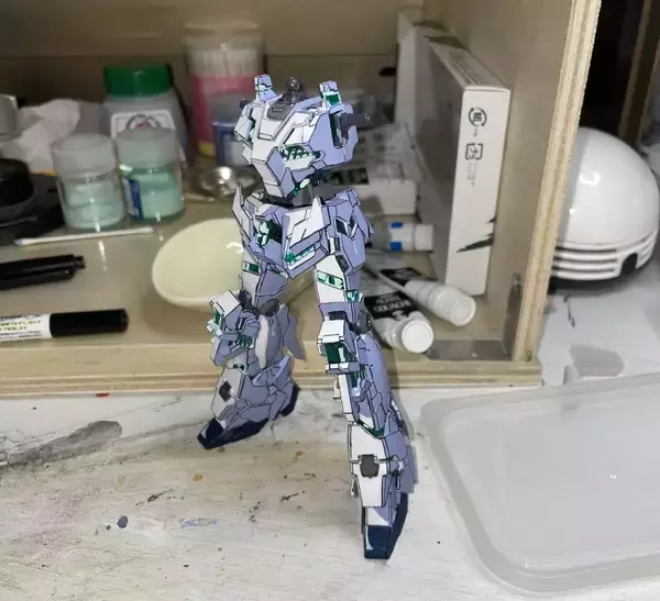 「アニメの世界から登場した立体感　ガンプラモデラ―が「イラスト風模型」をやってみた」の画像