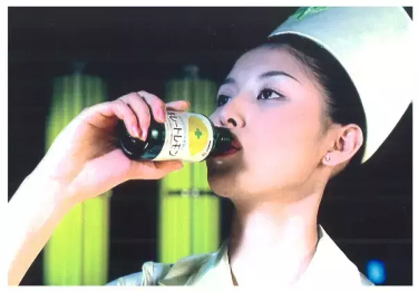 「橋本マナミ16歳当時の秘蔵カット解禁　キレートレモン20周年記念」の画像