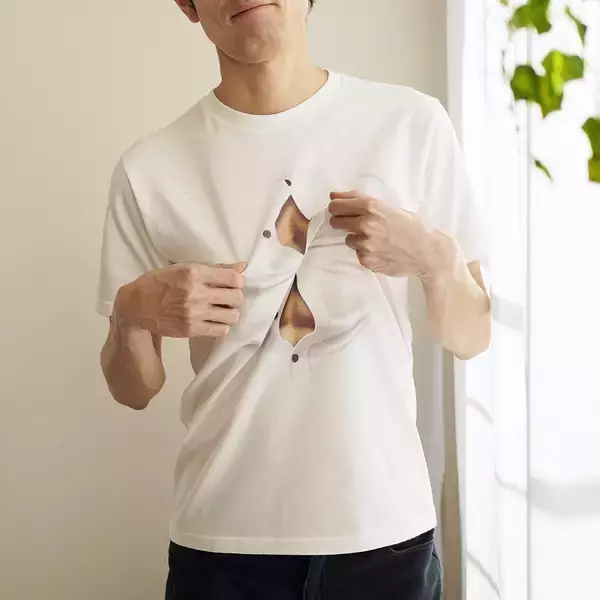 「ドキ！胸元チラ見え風デザイン　「妄想マッピングTシャツ」新作発売」の画像