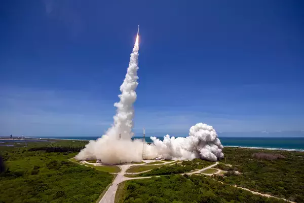 「アメリカの弾道ミサイル警戒衛星「SBIRS GEO-5」打ち上げ成功」の画像