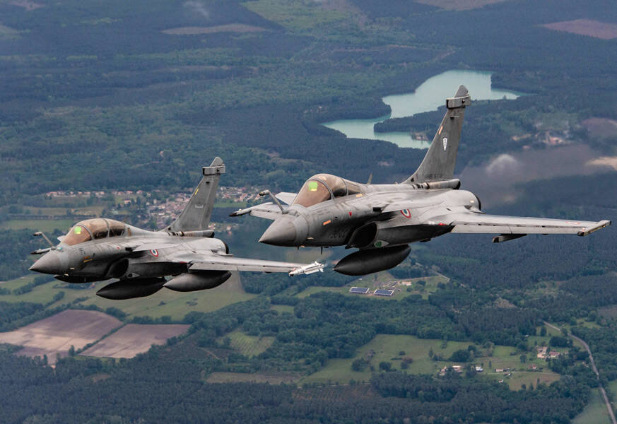 ラファール F 35 ユーロファイターが集合 フランスで仏英米3か国共同訓練 21年5月25日 エキサイトニュース