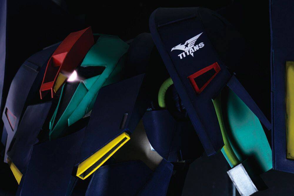 もしもアッシマーが現実世界で歩いていたら？　話題のコスプレ集団「有限会社サイコ建設」の本気がすごい