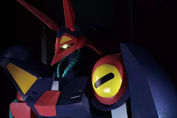 「もしもアッシマーが現実世界で歩いていたら？　話題のコスプレ集団「有限会社サイコ建設」の本気がすごい」の画像