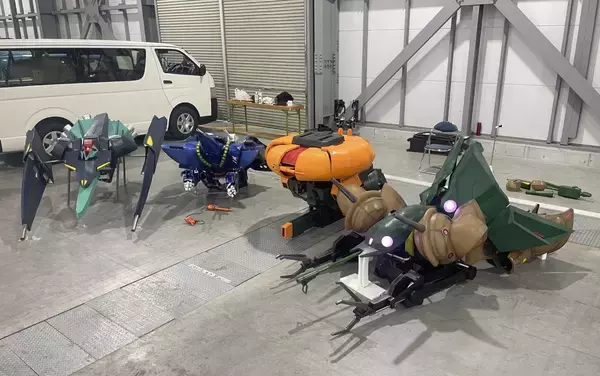 「もしもアッシマーが現実世界で歩いていたら？　話題のコスプレ集団「有限会社サイコ建設」の本気がすごい」の画像