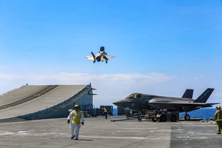 4か国のF-35が集合！イタリアで共同訓練「ファルコン・ストライク」実施中