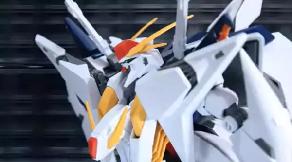 「使用写真6千枚！ファン制作の「クスィーガンダム」コマ撮りアニメが熱い」の画像