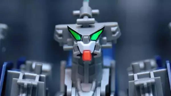 「使用写真6千枚！ファン制作の「クスィーガンダム」コマ撮りアニメが熱い」の画像