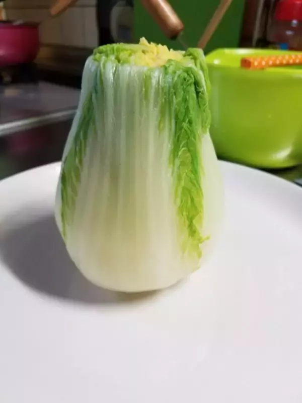「中華スープをかけると白菜の花が咲く！開水白菜が綺麗すぎる」の画像