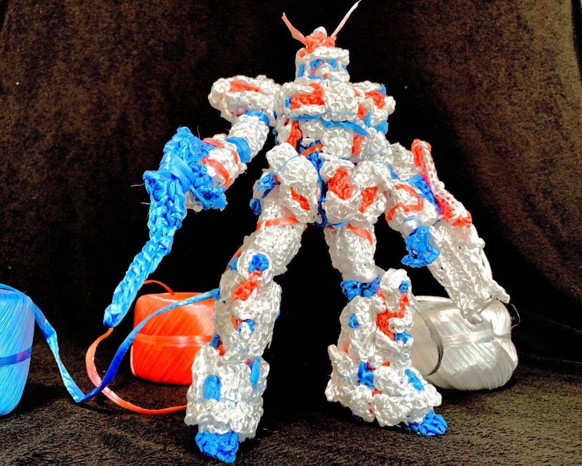 ガンダム編みまーす アマチュア立体作家がビニール紐で編んでみた 21年9月12日 エキサイトニュース