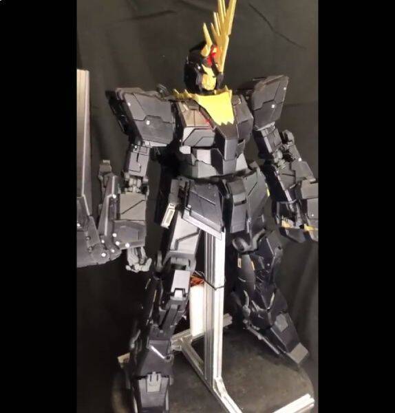 この人ヤバイ（ほめ言葉）　野生のアナハイム社員が「全自動変形バンシィ」を遂に完成させる