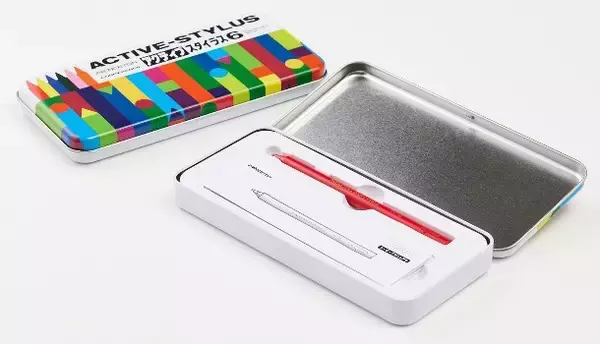 「最新の「クーピーペンシル」はタッチペン！？パッケージのブリキ缶も再現」の画像