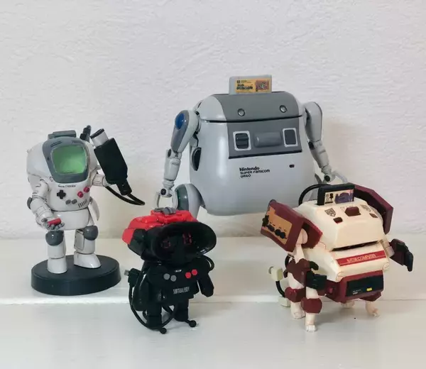 ついに四兄弟に　伝説の3Dハード「バーチャルボーイ」をメカトロメイトで再現