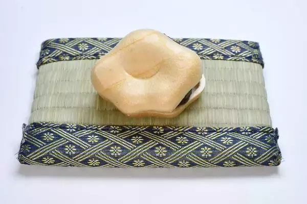 「「忠臣蔵」の発端から320年　ゆかりの和菓子「切腹最中」食べてみた」の画像