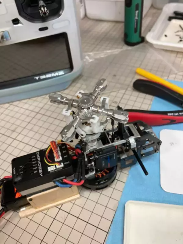 「実機と同じ4翅ローターに改修　陸上自衛隊仕様UH-60JAのRCモデル」の画像