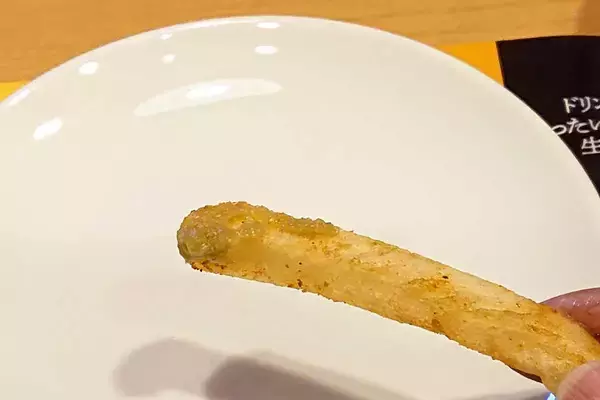 「7年ぶりに復活したガストの「ガストバーガー」と「わさビーフポテトフライ」を食べてきた」の画像