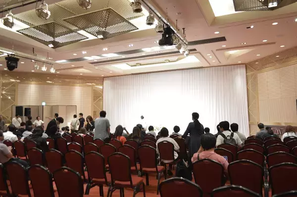 「山里亮太と蒼井優の爆笑結婚会見に行ってきた」の画像