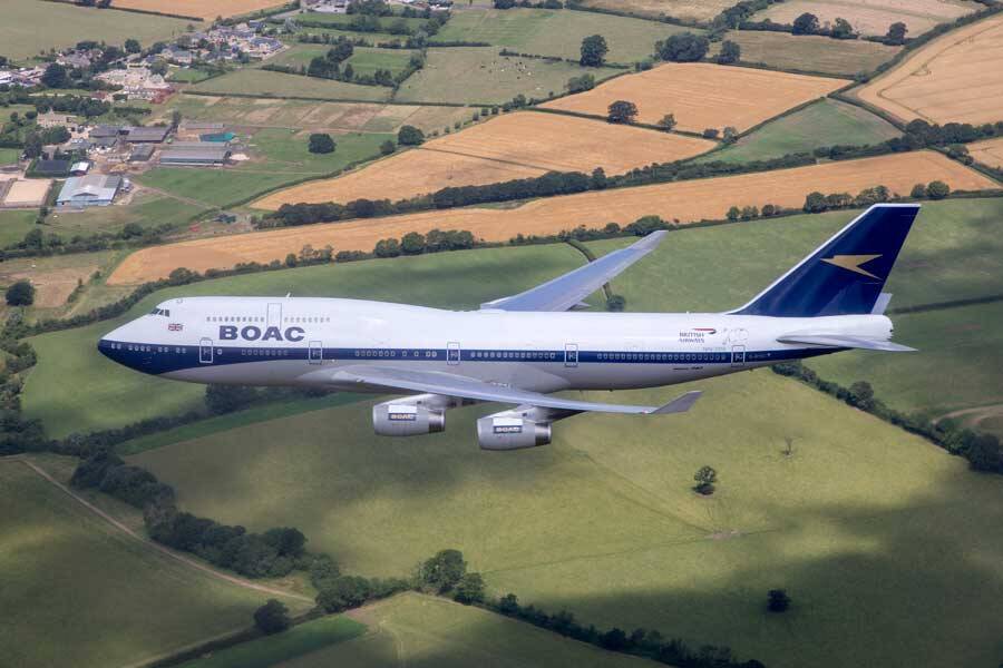 英空軍レッドアローズと英国航空「レトロジェット」がエアショウで共演