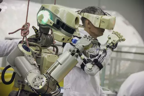 「ロシアのロボット宇宙飛行士Skybot F-850 国際宇宙ステーションでの活動開始」の画像