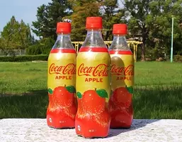 ファミマからコカ コーラデザインの今治タオルハンカチ発売 21年6月29日 エキサイトニュース