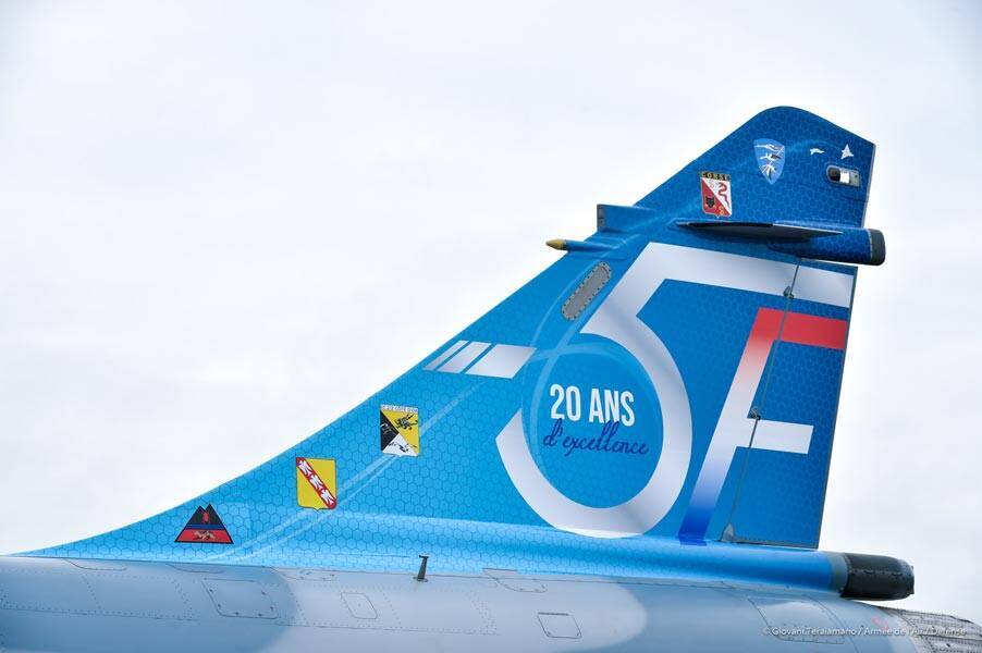 フランス空軍　ミラージュ2000-5戦闘機20周年のスペシャルマーキング機公開