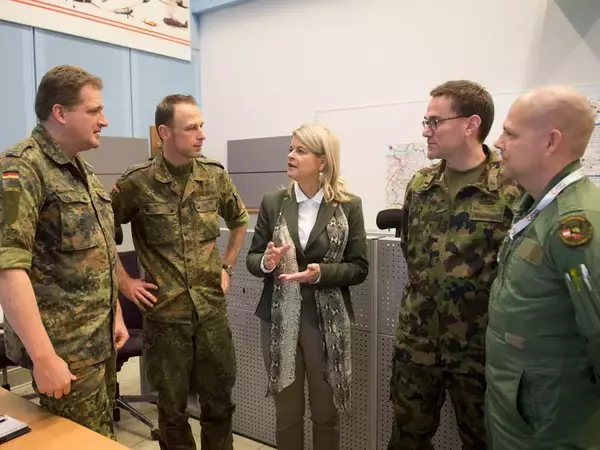 「ダボス会議の空を守ったスイス・オーストリア・ドイツ空軍」の画像