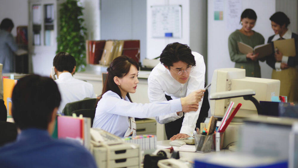 綾瀬はるかの1995年ファッションも必見　「セイコー ルキア」誕生秘話を描いた25周年WEBムービー