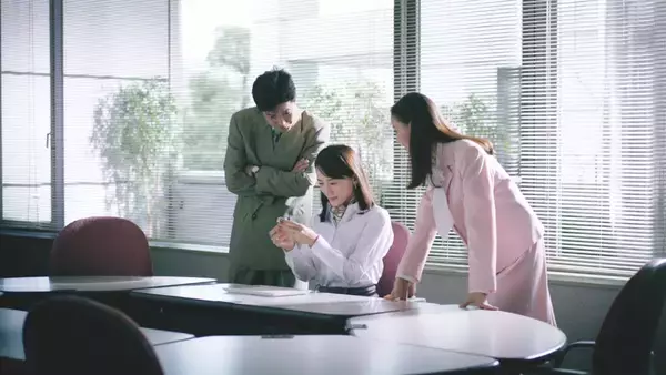 「綾瀬はるかの1995年ファッションも必見　「セイコー ルキア」誕生秘話を描いた25周年WEBムービー」の画像