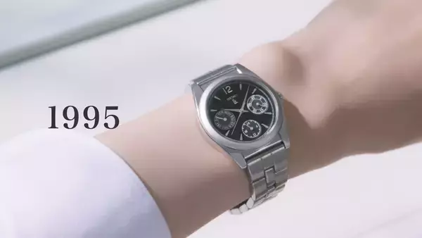 「綾瀬はるかの1995年ファッションも必見　「セイコー ルキア」誕生秘話を描いた25周年WEBムービー」の画像