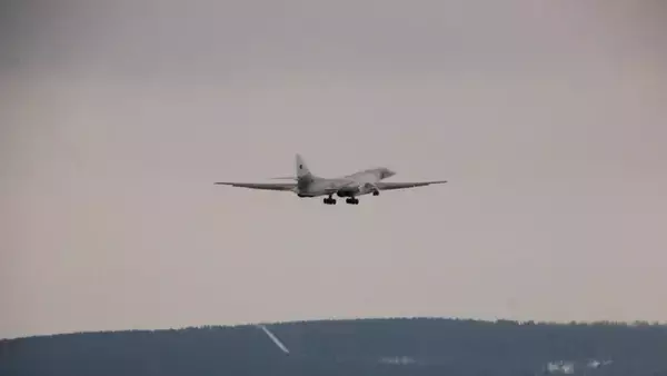 「改良型Tu-160Mがロシアで初飛行に成功」の画像