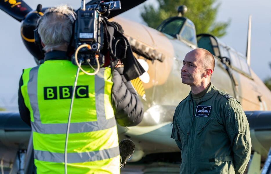 医療従事者支援で40億円集めたイギリスのキャプテン・トム　100歳誕生日に空軍が祝賀飛行