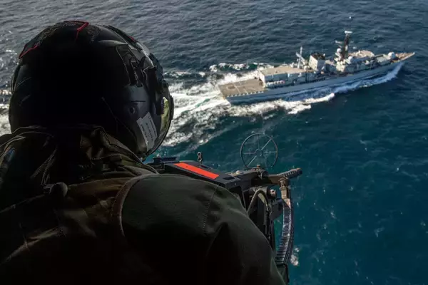 「イギリス・アメリカ海軍　北極圏バレンツ海での共同訓練終了」の画像